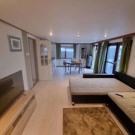 Ferienwohnung Direkt Am Strand In Makkum Bagian luar foto