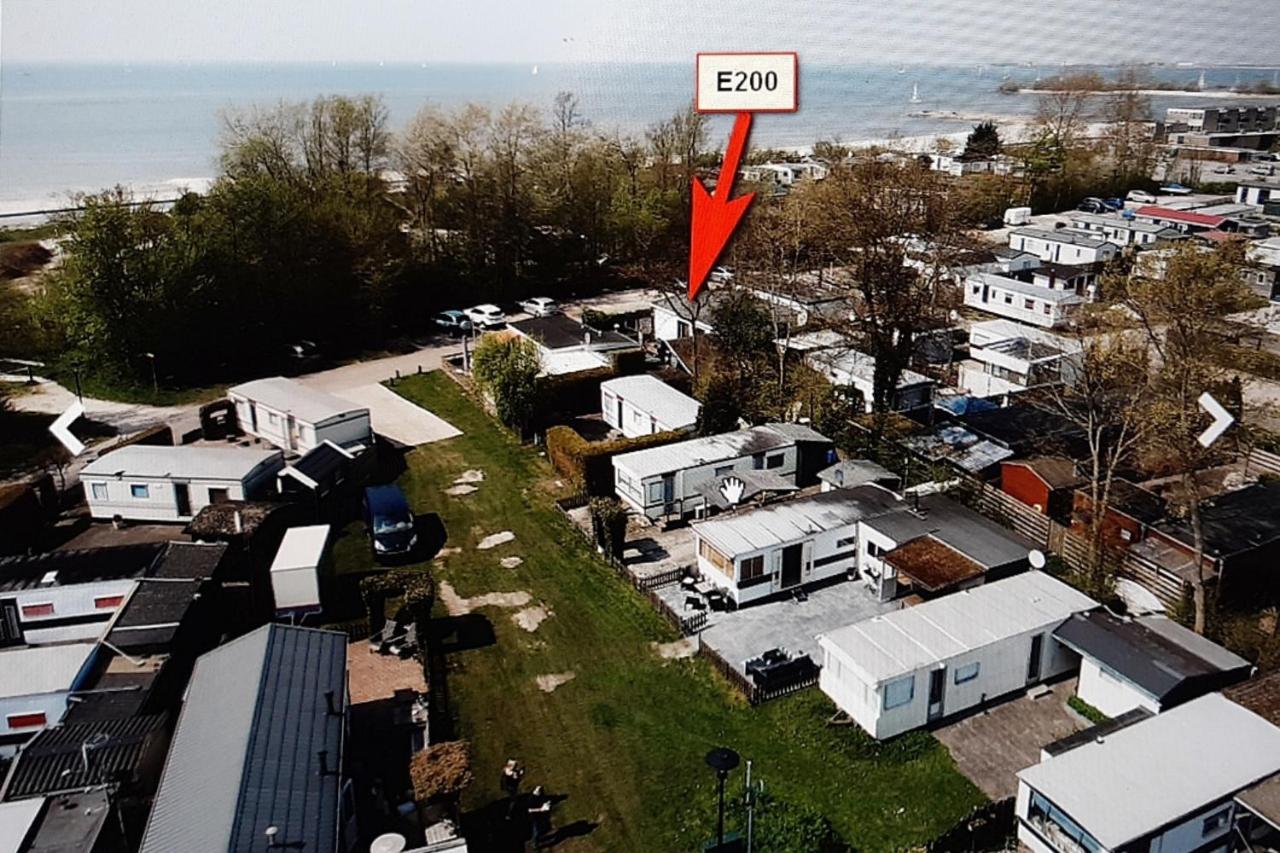 Ferienwohnung Direkt Am Strand In Makkum Bagian luar foto